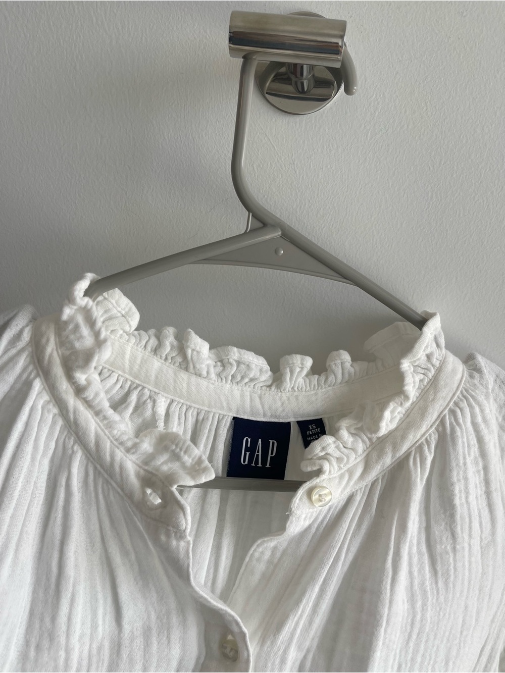 GAP White Ruffle-Neck Button Front Blouse - Picture 2 of 4